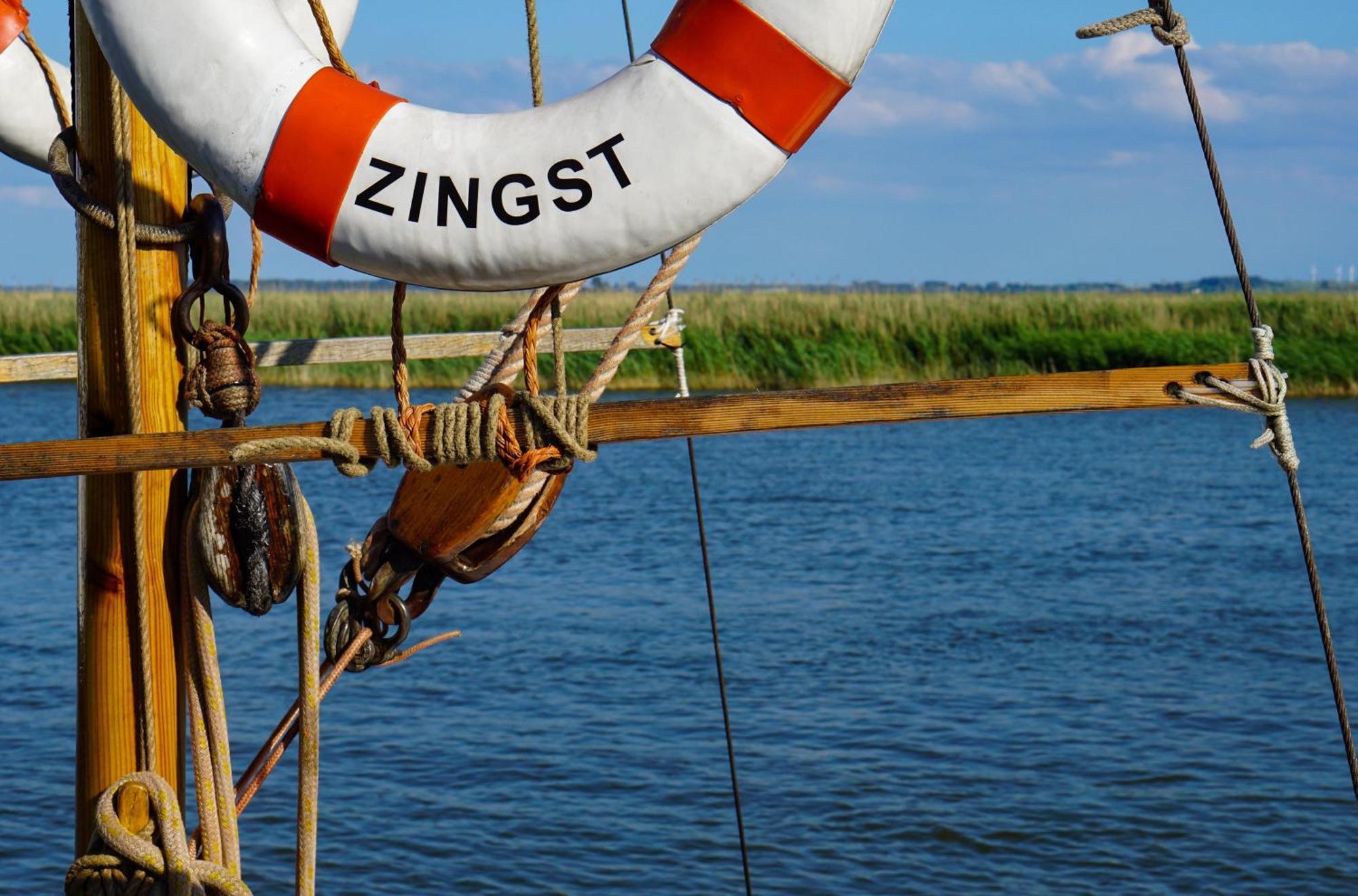 Leuchtturm An Der Seebruecke Zingst Luaran gambar