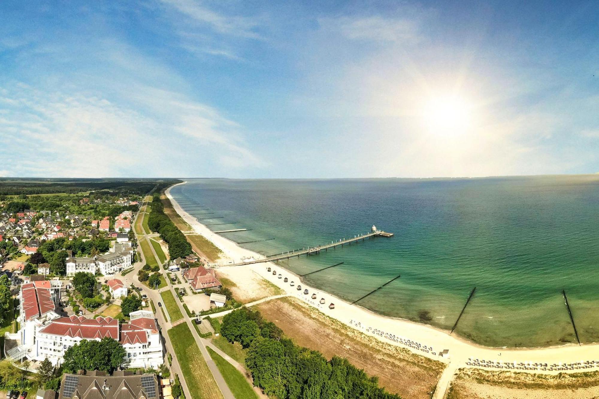 Leuchtturm An Der Seebruecke Zingst Luaran gambar